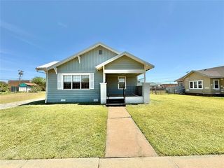 408 N  Lee St, Altus, OK 73521