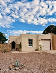 1015 Galvan Dr, Las Cruces, NM 88005