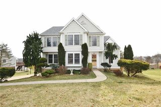 121 Pine Nut Dr, Eighty Four, PA 15330
