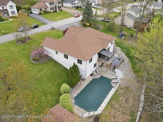 121 Ridgeview Dr, Scranton, PA 18504