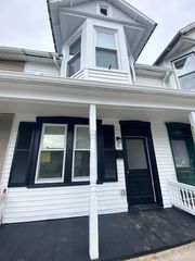 11 E  Orange St, Lititz, PA 17543