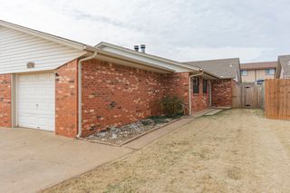 1411 Sequoyah St, Moore, OK 73160