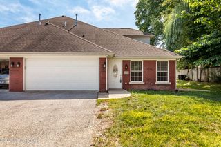 1513 Crystal Dr #D, La Grange, KY 40031