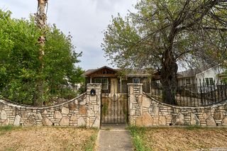 2107 Arbor Pl, San Antonio, TX 78207