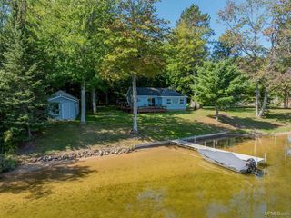 N3820 Hayward Rd, Munising, MI 49862