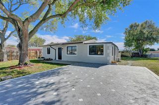 136 Miami Gardens Rd, West Park, FL 33023
