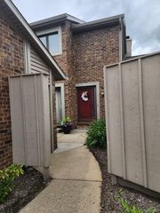 5736 Woodland Vw, Clarkston, MI 48346