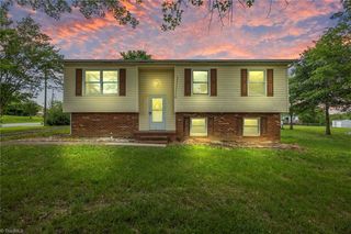 438 Perry Taylor Rd, Mount Airy, NC 27030