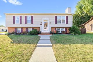6004 Old Manor Ct, Roanoke, VA 24019