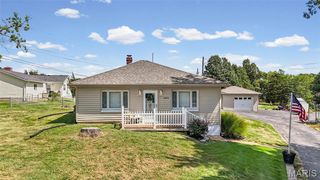 4334 Ringer Rd, Saint Louis, MO 63129
