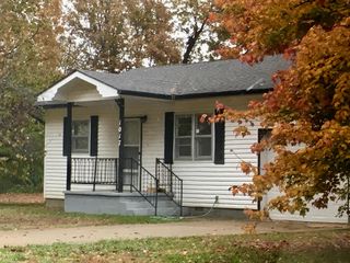 1017 King St, Mount Vernon, MO 65712
