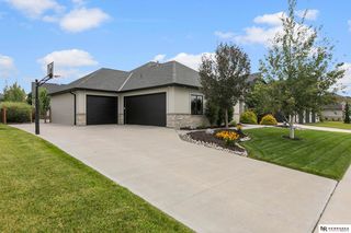 9631 Andermatt Dr, Lincoln, NE 68526