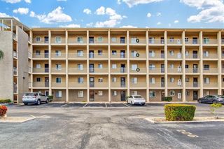 3564 Lake Bayshore Dr #203, Bradenton, FL 34205