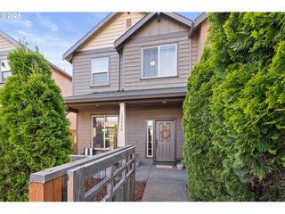 18450 Shadow Ridge Way, Oregon City, OR 97045