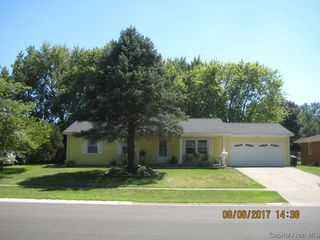 2220 Winnebago Dr, Springfield, IL 62702