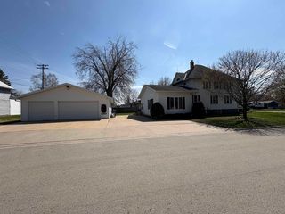 230 N  1st St, Bonduel, WI 54107