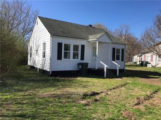 607 Broad St, Walnut Cove, NC 27052