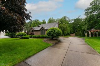 56 Red Grouse Ct, Youngstown, OH 44511