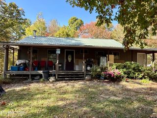 33 Pine Ave, Spring City, TN 37381