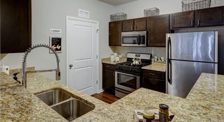 2400 Millbrook Dr #8-206, Algonquin, IL 60102