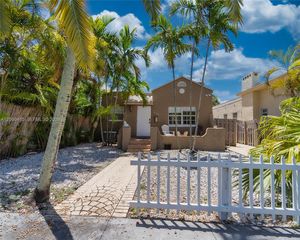 626 NE 4th Ct, Hallandale, FL 33009