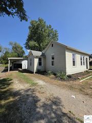 103 W  Fairview St, Clinton, MO 64735