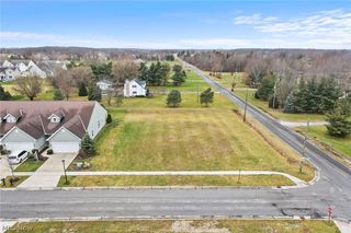 829 Robinson Dr, Lagrange, OH 44050