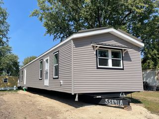 26 Michigan Ln, Winona, MN 55987