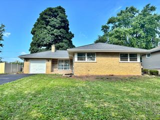 1044 S  Leslie Ln, Villa Park, IL 60181