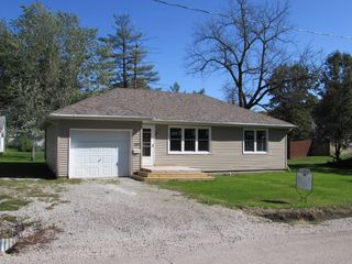 302 S  Van Buren St, Albany, MO 64402