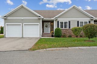 2 Village Ln, Methuen, MA 01844