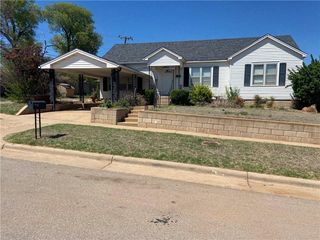 115 E  Kee St, Weatherford, OK 73096