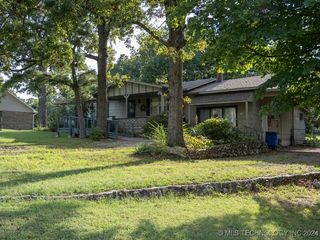 279 Covey Ln, Locust Grove, OK 74352