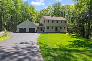 16 Pleasant Valley Road, Cumberland, ME 04021