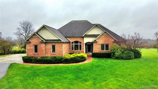 8407 Lahring Rd, Gaines, MI 48436