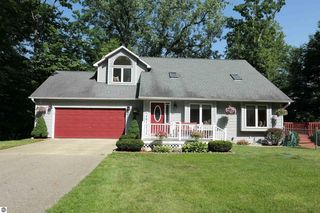 8413 Chippewa Trl, Mount Pleasant, MI 48858