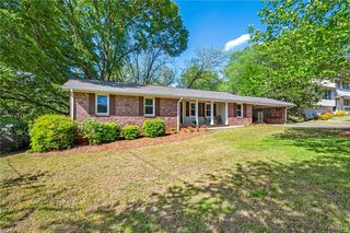 205 Corinth Ct, Roswell, GA 30075