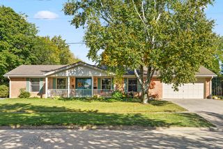 125 Charter St, Dekalb, IL 60115