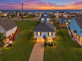 21531 Zachary Dr, Galveston, TX 77554