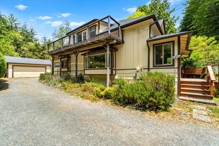 3700 Loop Rd, Fortuna, CA 95540