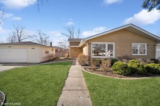 3241 Ronald Rd, Glenview, IL 60025