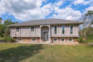 27701 S  Wolf Rd, Freeman, MO 64746