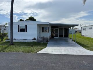 603 63rd Ave W #Q18, Bradenton, FL 34207