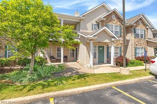 14943 Lenox Dr #523, Strongsville, OH 44136