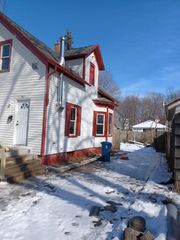 907 Linwood Ave, La Porte, IN 46350
