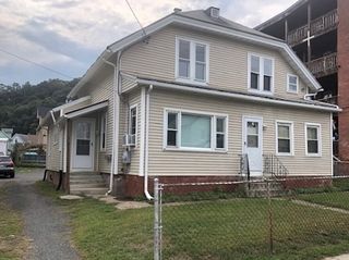 23-25 Vernon St, Holyoke, MA 01040