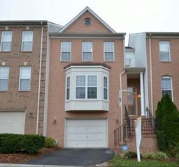 21219 Millwood Sq, Sterling, VA 20165