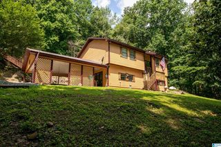 944 Poplar Trl, Warrior, AL 35180