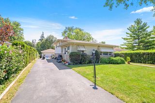 2511 Eisenhower Dr, Des Plaines, IL 60018
