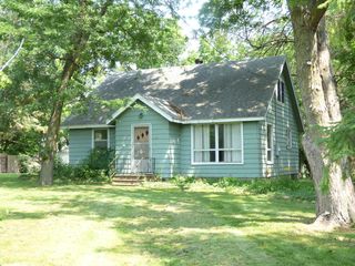 28451 N  Island Cir, Hollandale, MN 56045